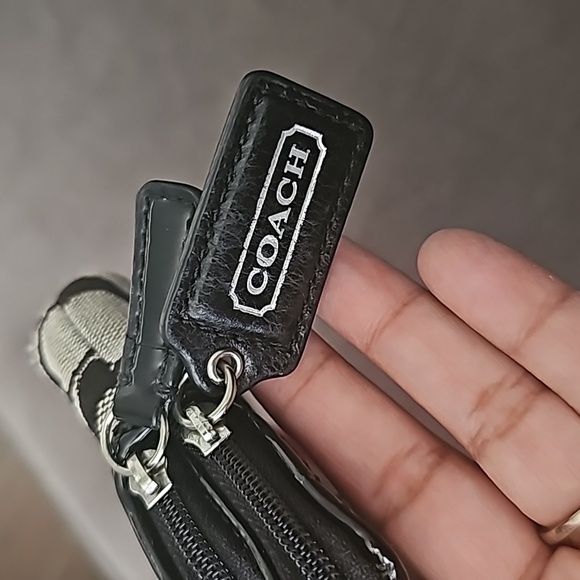 Coach Poppy Signature C Sateen Wristlet - Picture 7 of 7